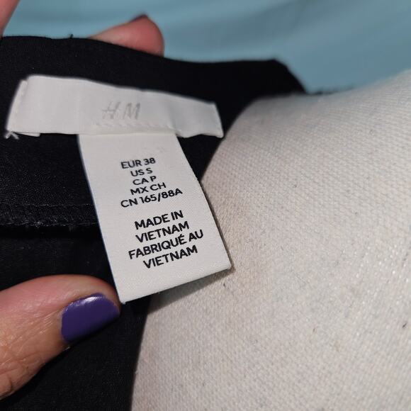 H&M Black Long Sleeve Mini Dress Women’s Size Small Cotton Blend Structured Fit - Picture 4 of 8